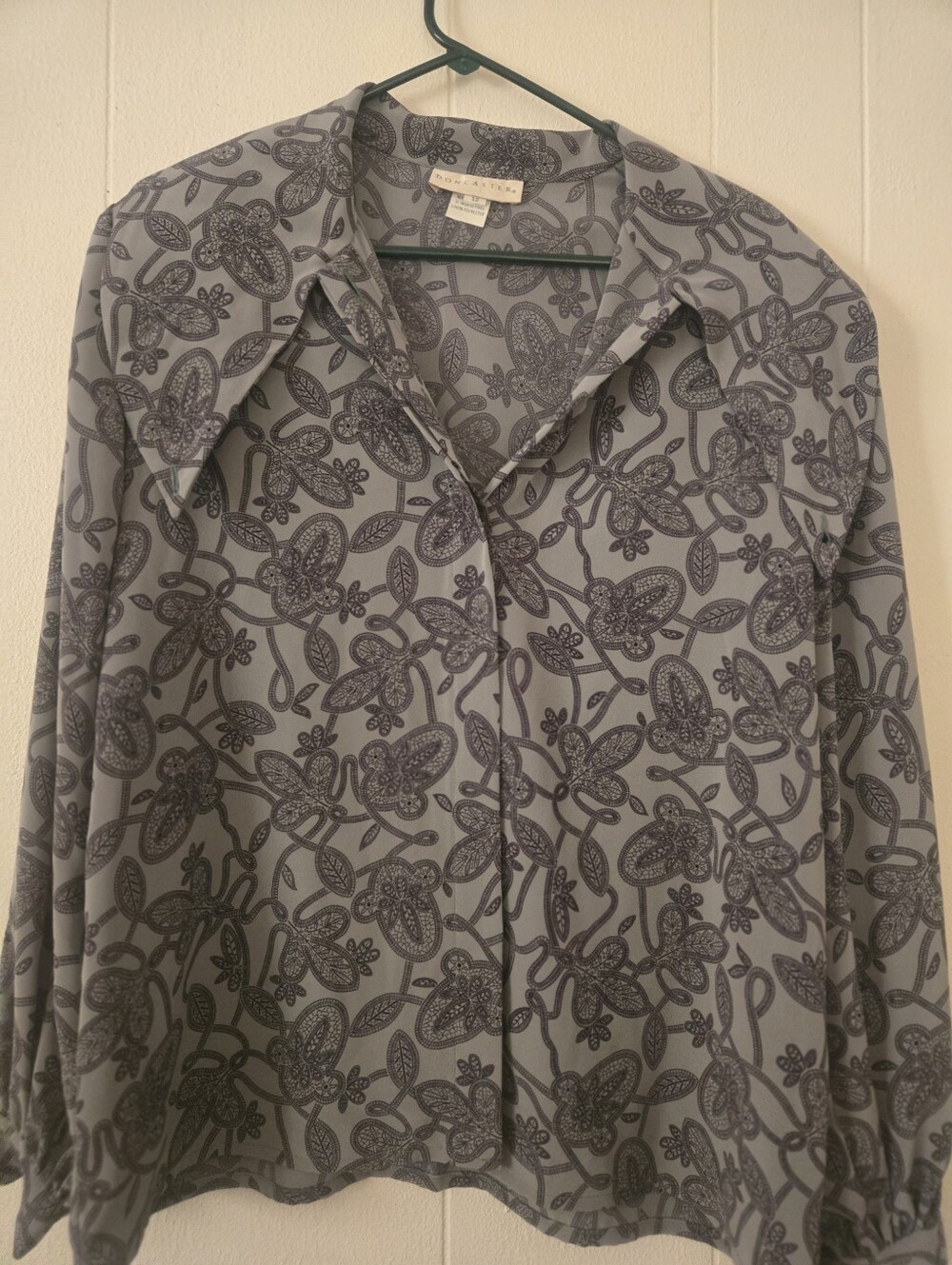 Doncaster Womens Gray Paisley Button-Up Shirt